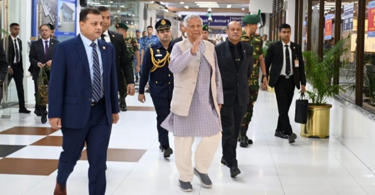 সফর শেষে দেশে ফিরেছেন ড. ইউনূস সফর শেষে দেশে ফিরেছেন ড. ইউনূস