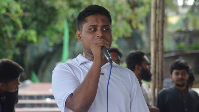 অন্তর্বর্তী সরকারকে কড়া হুঁশিয়ারি হাসনাতের