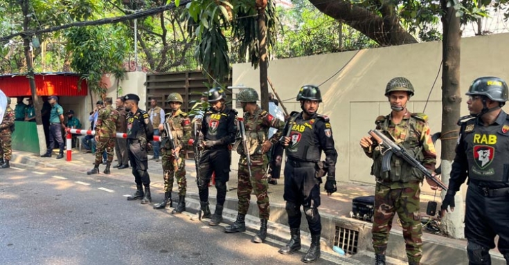 ‘ফিরোজার’ নিরাপত্তায় সেনাবাহিনী ‘ফিরোজার’ নিরাপত্তায় সেনাবাহিনী